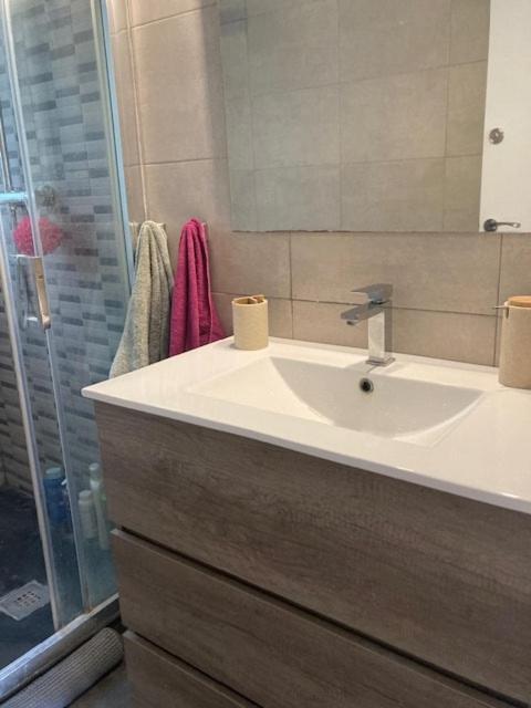 Apartamento Con Vistas Al Mar Castelldefels Bagian luar foto