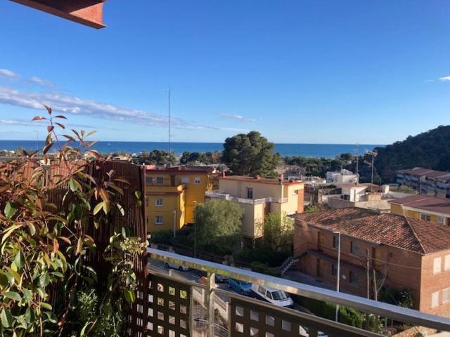 Apartamento Con Vistas Al Mar Castelldefels Bagian luar foto