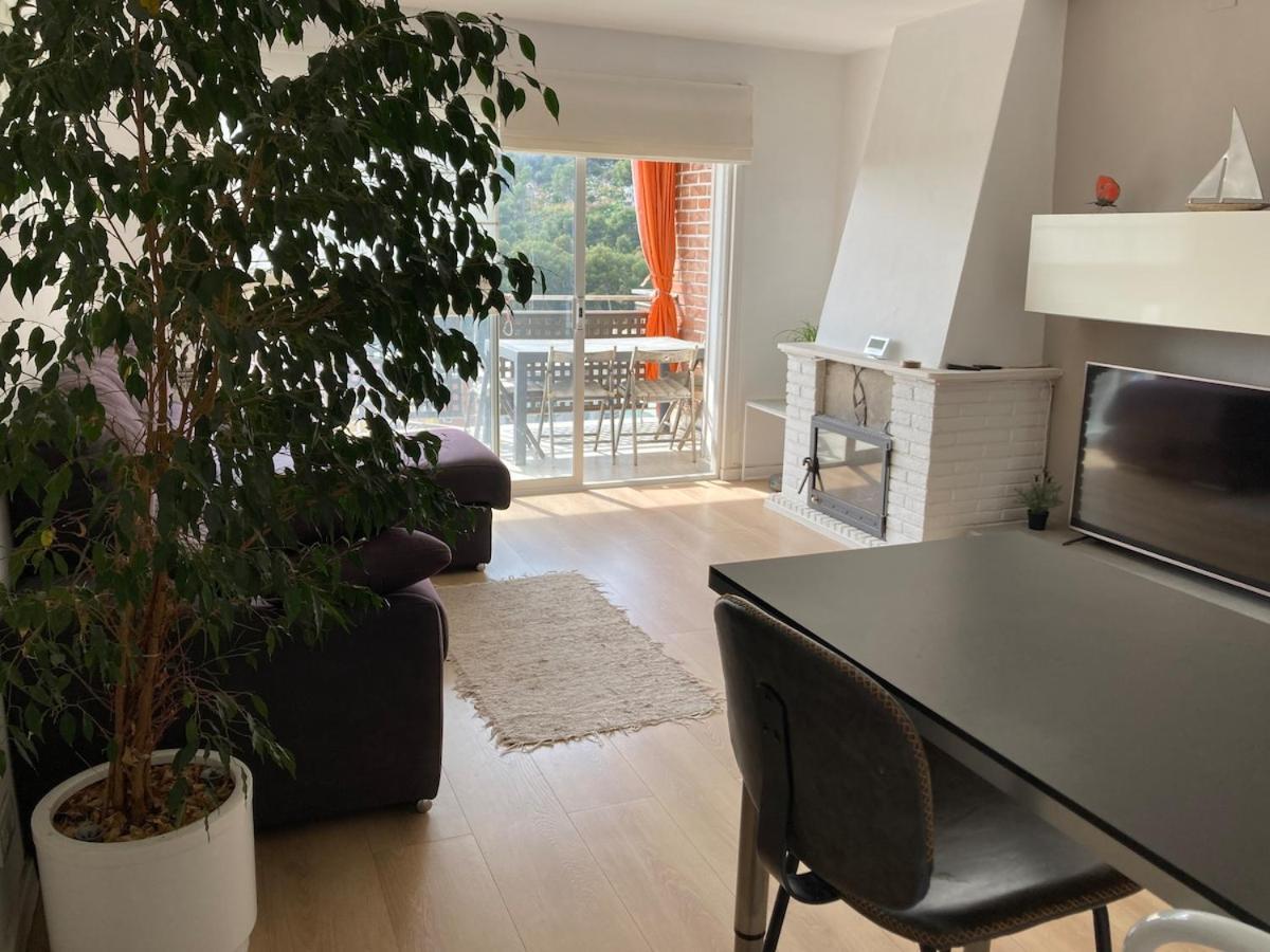 Apartamento Con Vistas Al Mar Castelldefels Bagian luar foto